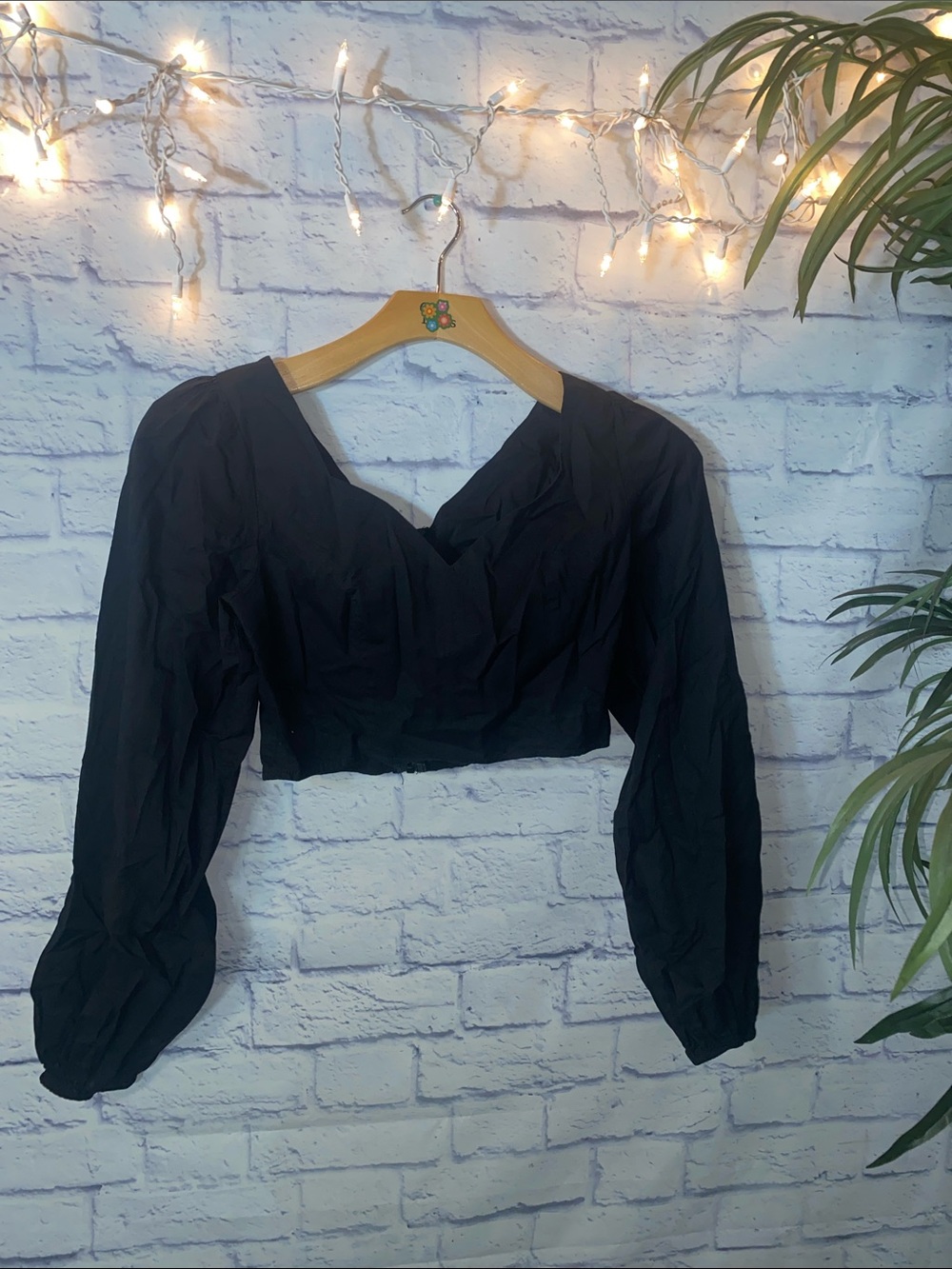 Black Ballon Long-Sleeve Cropped Top - Classic Women's Top